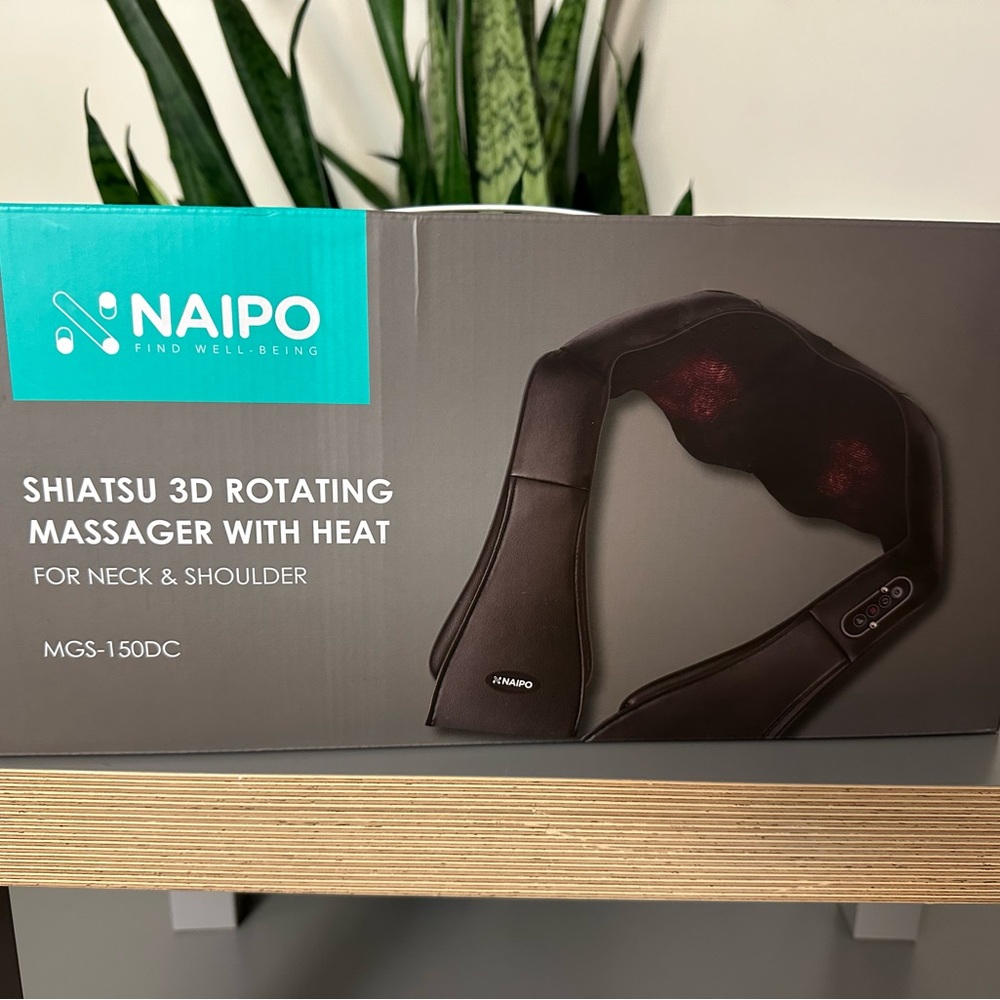 Black Shiatsu 3D Rotating Massager with Heat